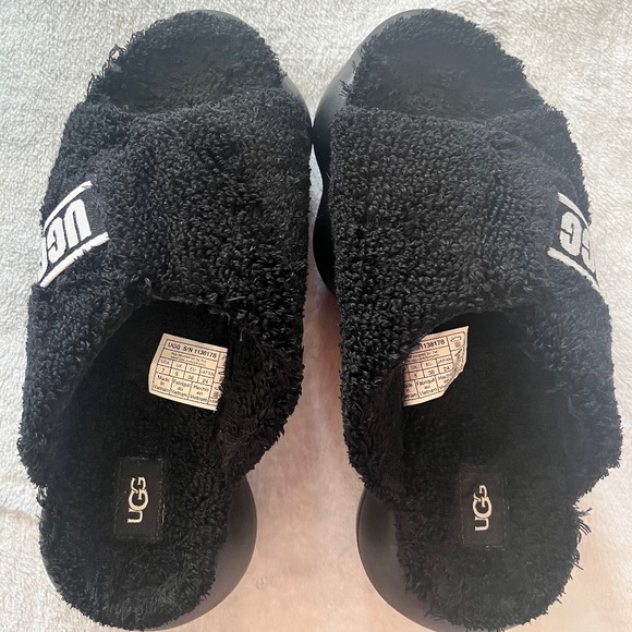 UGG fur platform slippers - Picture 3 of 5